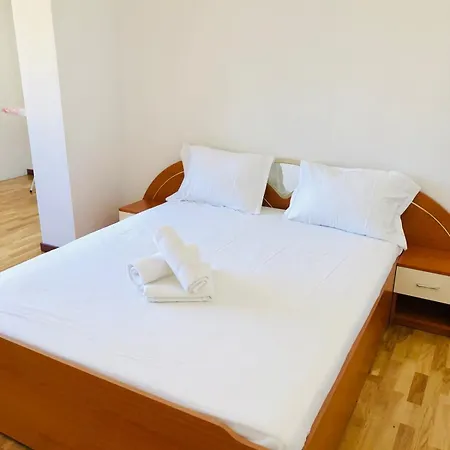 Joy George 12 Appartement