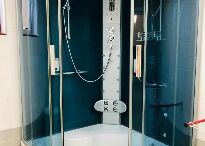 Joy George 12 Lejlighed