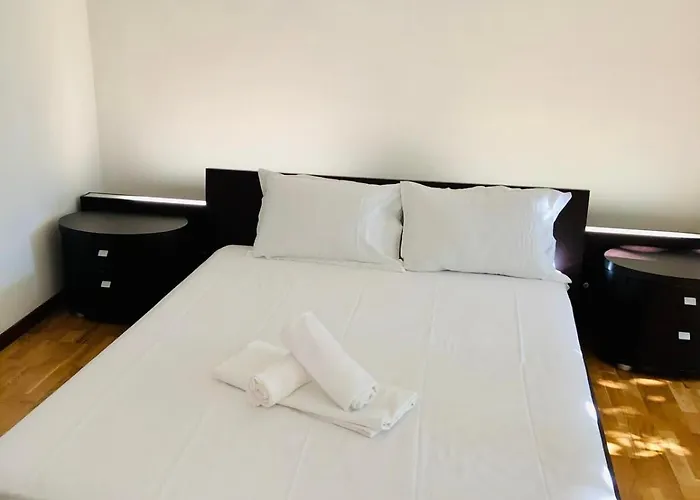 Joy George 12 Lejlighed *